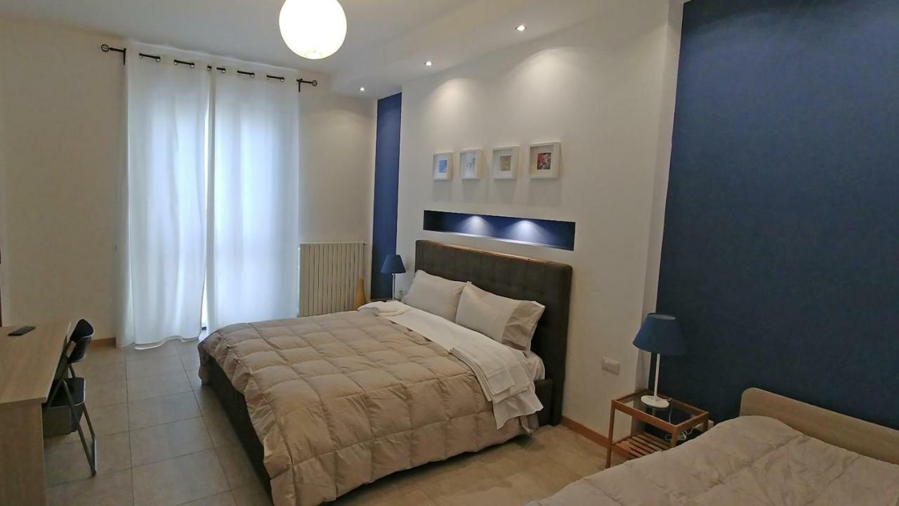 B&B Villa Monterosa Con Piscina Castronno Bagian luar foto