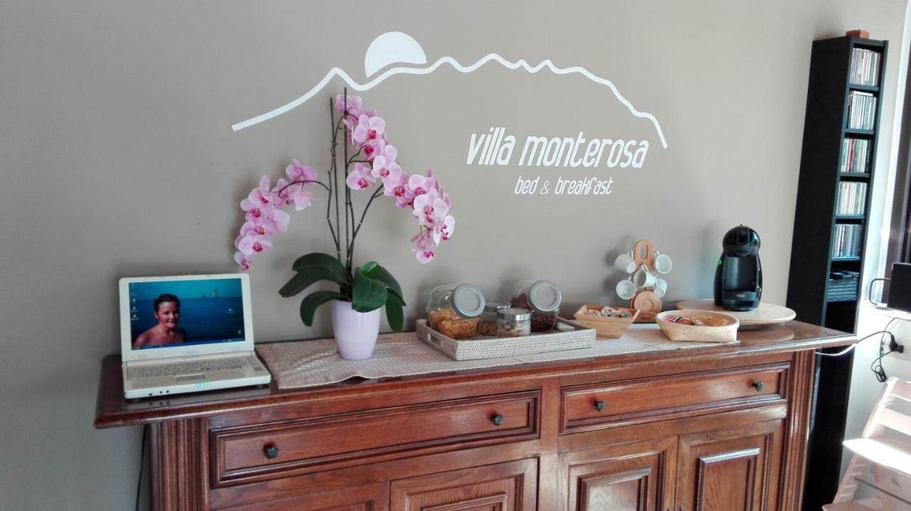 B&B Villa Monterosa Con Piscina Castronno Bagian luar foto